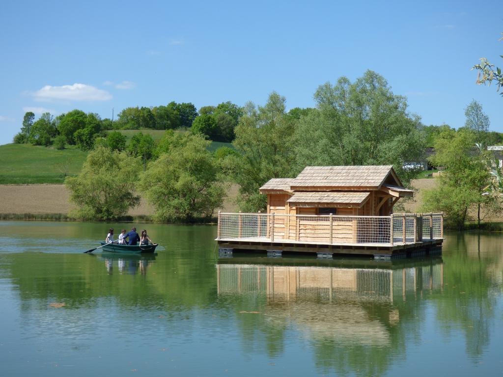 Cabanes Flottantes Du Lac De Pelisse Hotel Douzains Exterior foto