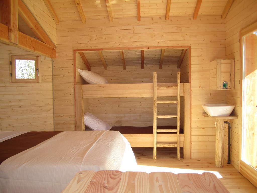 Cabanes Flottantes Du Lac De Pelisse Hotel Douzains Cameră foto